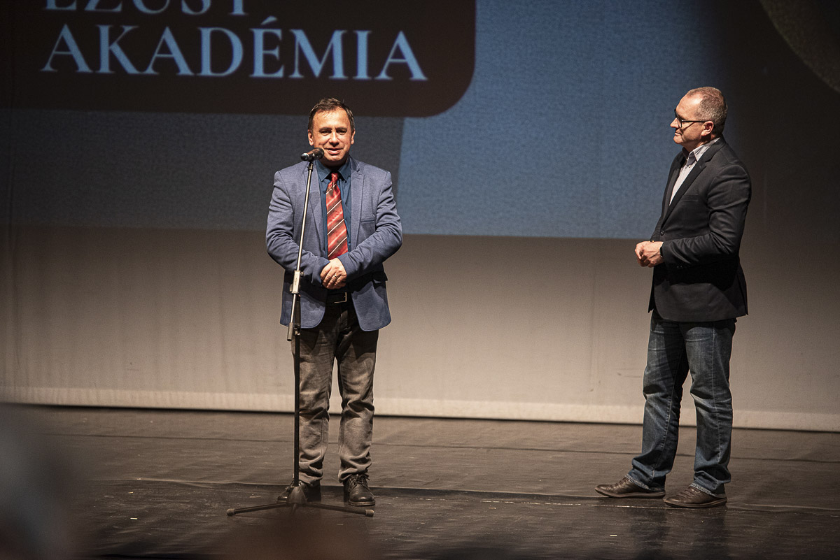 Közérthető előadások a 60 év feletti korosztálynak